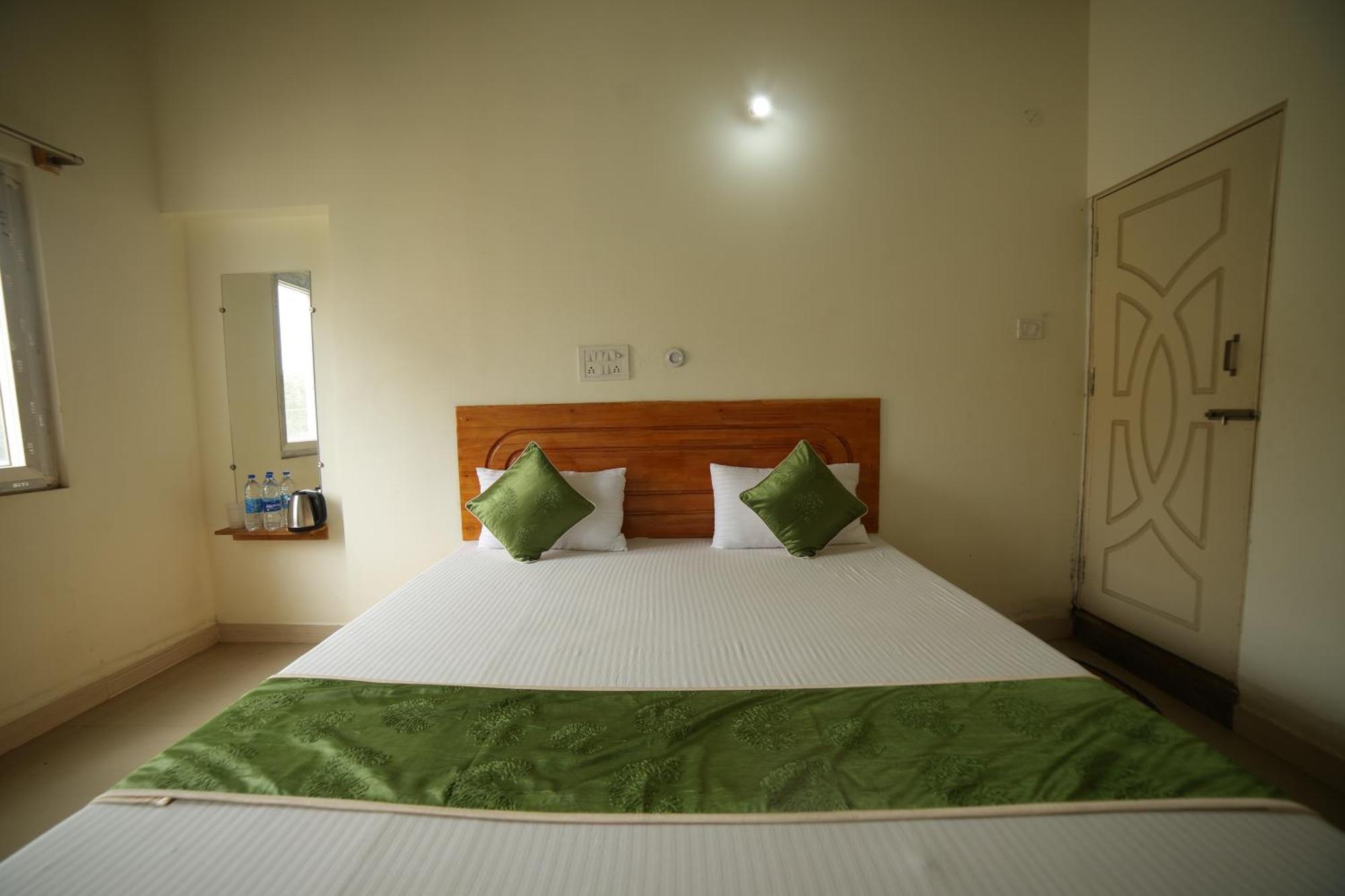 Naksha Tree Hotels - Yelagiri Exterior photo